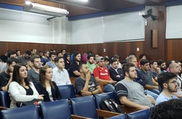 Acadêmicos de Sistemas de Informação participam de palestra com egressos Esucri
