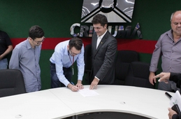 Prefeitura Municipal de Criciúma e Faculdades Esucri assinam renovação da bolsa PMC