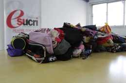 Alunos da Esucri realizam ação social durante trote solidário