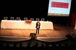 Palestra “Vamos dizer não a medicalização na primeira infância” reúne educadores da rede municipal