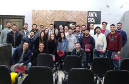 Acadêmicos de Engenharia Civil fazem visita técnica à Ceusa Revestimentos Cerâmicos