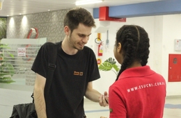 Volta às aulas: com música, presentes e muita emoção, estudantes iniciam ano letivo na Esucri