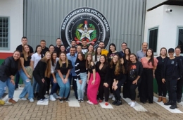 Em busca de vivência prática, estudantes do curso de Direito da Esucri visitam Penitenciária Feminina