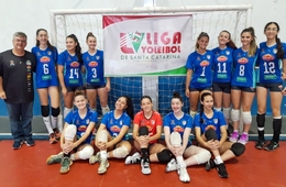 Em Palhoça, vôlei de Forquilhinha/Esucri vence todos os jogos e conquista etapa da Liga Voleibol de SC