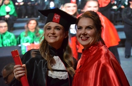 Cerimônia marca entrega de diplomas a 58 graduados da Esucri/Uniasselvi
