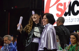 Cerimônia marca entrega de diplomas a 58 graduados da Esucri/Uniasselvi