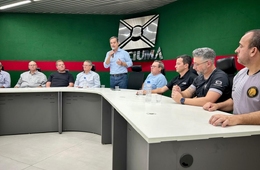 Representando as Faculdades Esucri, Anjo Tintas/FME Criciúma Futsal apresenta elenco, uniformes e plano de sócio