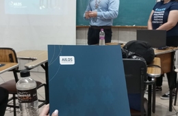 Palestra aborda cooperativismo e serviços financeiros em aula de Economia na Esucri